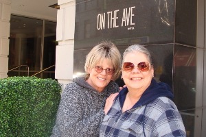 Bonnie and Loretta, in New York for The Beacon show