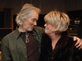 Klaus and Bonnie seeing who will blink first (click for larger picture)